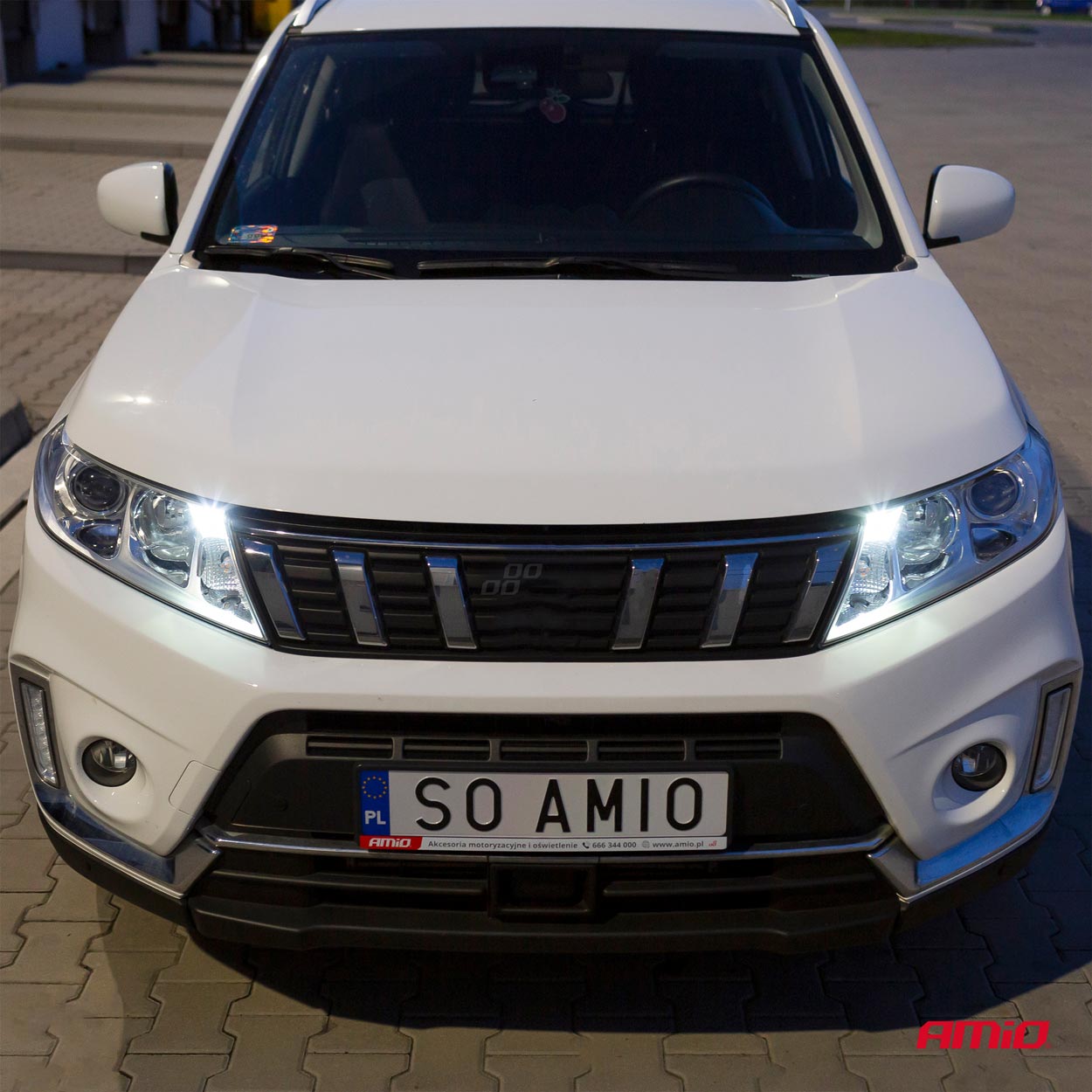 Żarówka LED T10 W5W z białym światłem i CANBUS
