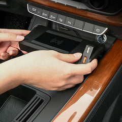 Audi A4 2016-2024 / Audi A5 2017-2024 Trådløs Mobiloplader med 15W Hurtig Opladning