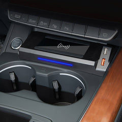 Audi A4 2016-2024 / Audi A5 2017-2024 Trådløs Mobiloplader med 15W Hurtig Opladning