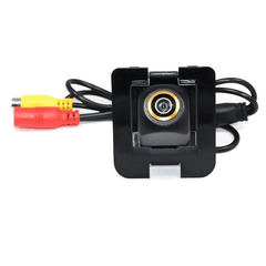 1080P Bakkamera til Toyota Avensis T25/T27 (2003–2018) – Integreret Nummerpladelyskamera (68 × 40 mm)