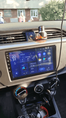 Kia Rio 20-22 - 9" Radio m. Apple CarPlay og Android Auto installed in a car interior.