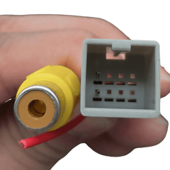 Adapterkabel Suzuki/Mistubishi/Isuzu - Originalt bakkamera på eftermonteret radio – Bilmedie.dk