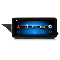 Mercedes-Benz E-klasse Coupé - 10,25" Radio m. Apple CarPlay og Android Auto skærm med navigation og indstillinger.