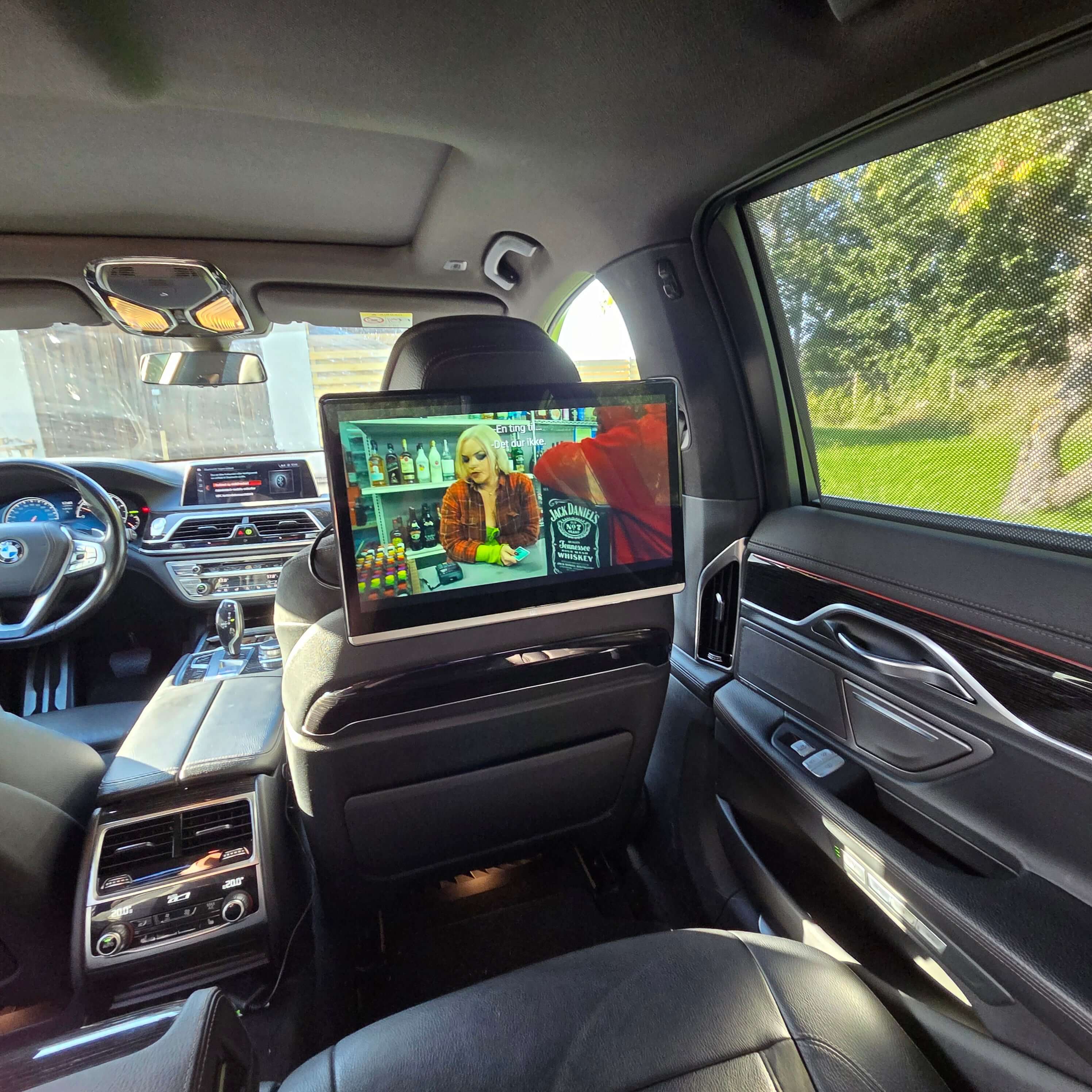 14" Bagsædeskærm m. Netflix, Youtube, TV2 Play mm. – Bilmedie.dk