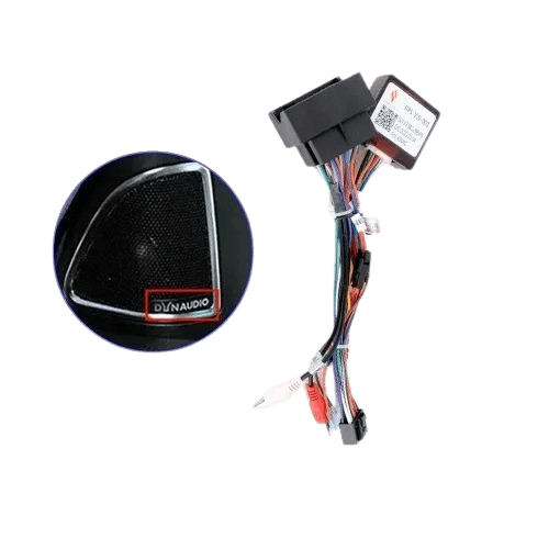 Adapter kabla VW (Dynaudio) – oryginalna kamera cofania do radia montowanego aftermarket z systemem audio Dynaudio.