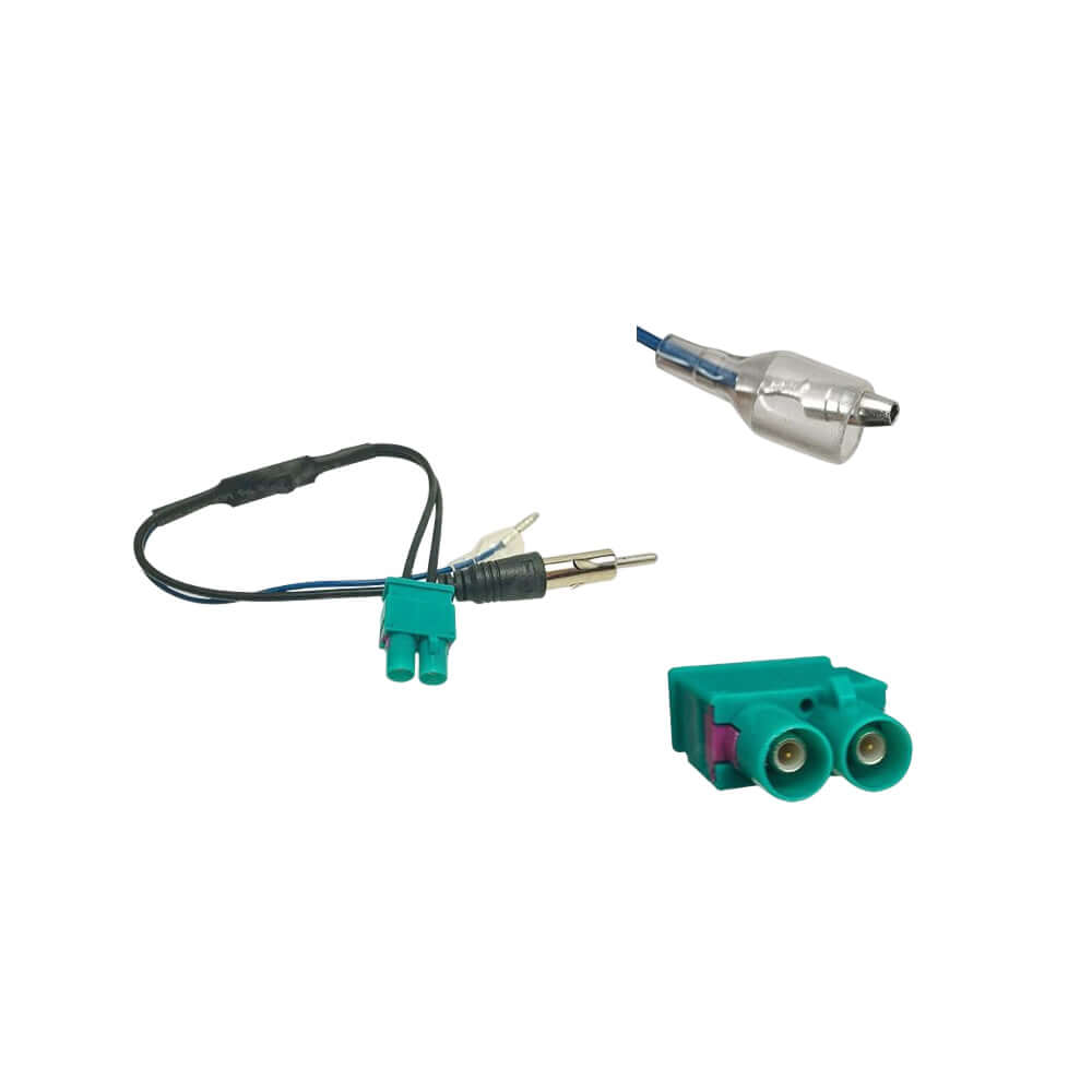 Adapter antenowy - VW (podwójny Fakra) ze wzmacniaczem, zawiera wtyczki i przewody do montażu radia.